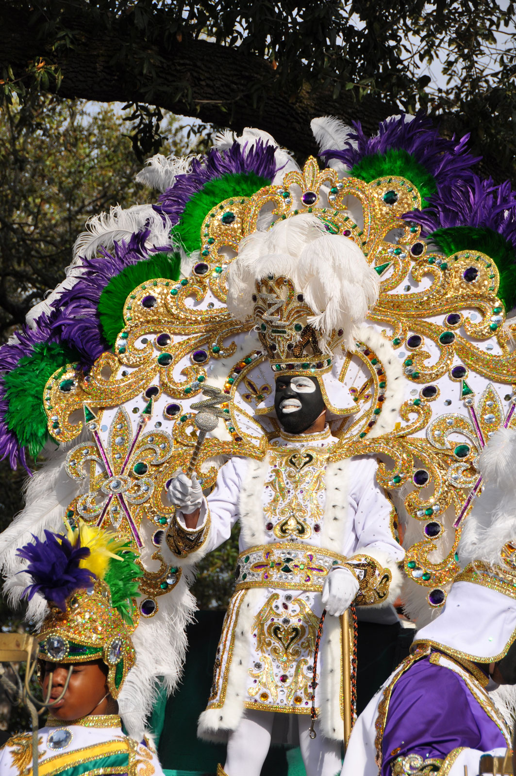 white beads mardi gras meaning